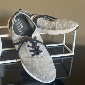 Toms Shoes